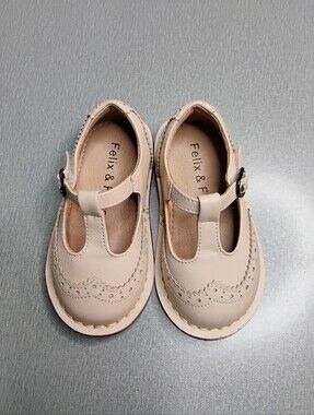 Felix and Flora Girls cream color Mary Jane's